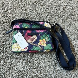 Vera Bradley cross body, adjustable strap, floral pattern